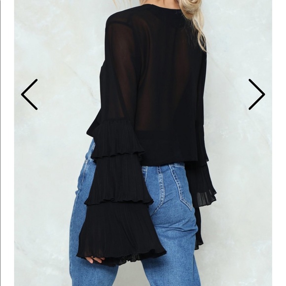 SOLD ⭐️ Nasty Gal Pleated Sleeve Top - Picture 2 of 6